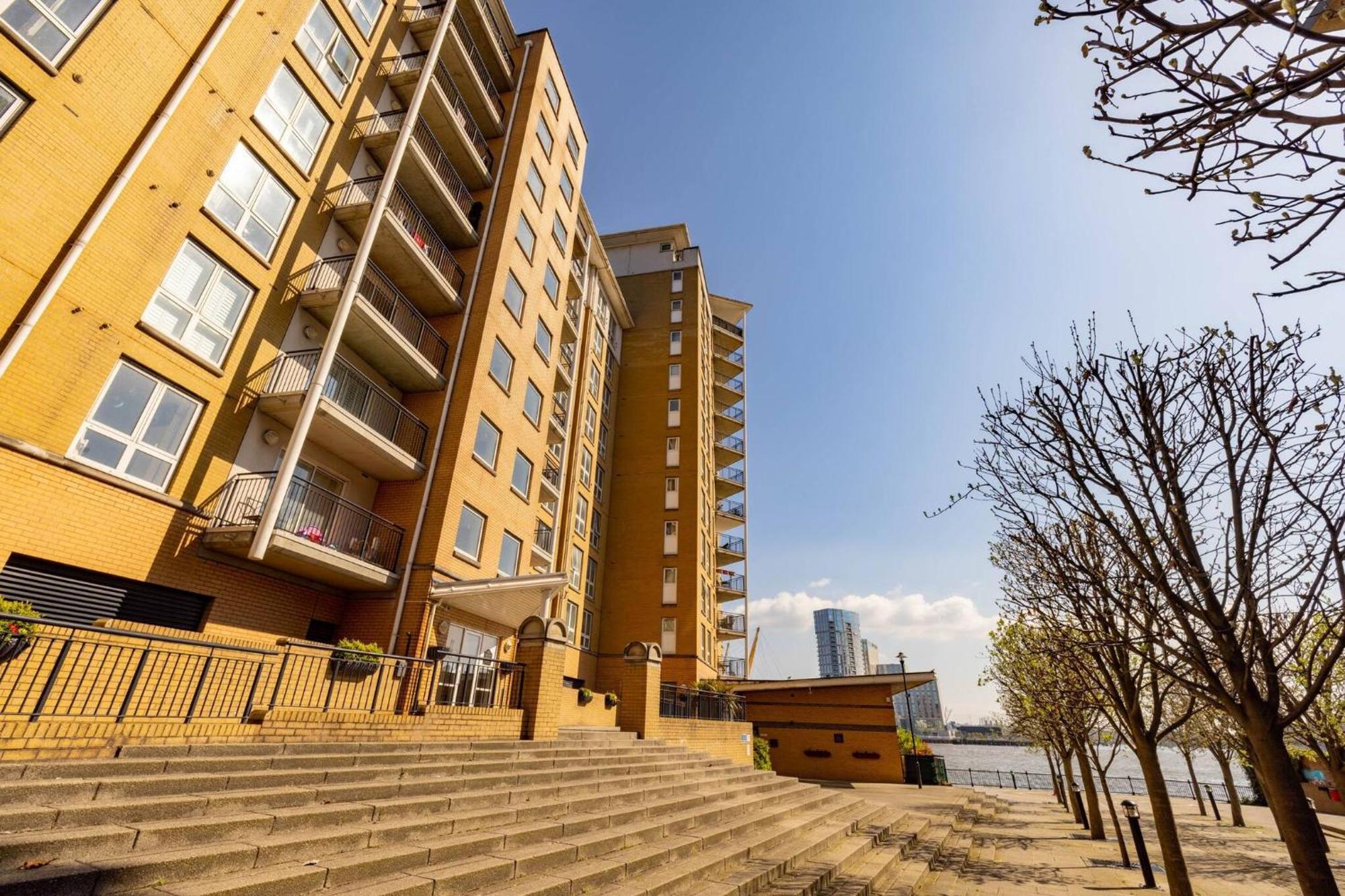 Wild Roses Service Apartments - East India Londýn Exteriér fotografie